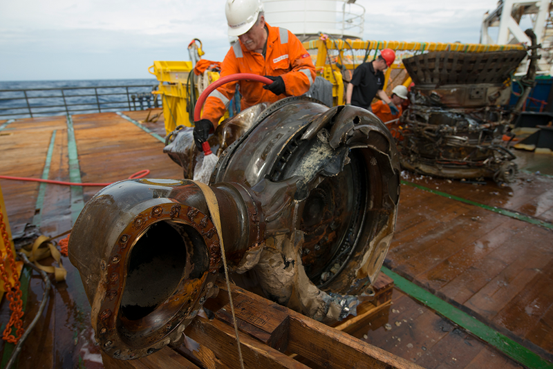 Illustration for article titled Apollo F-1 engines recovered from the bottom of the Atlantic by Bezos Expeditions